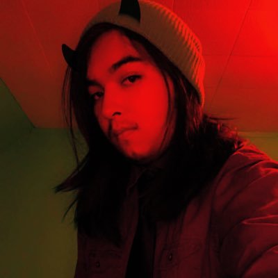 2minds_1soul's profile picture. The name’s Angel ✘ 24 years of age ✘ Emo, Gamer, and Stoner ✘ 18+(If you’re a minor, get off the Internet) ✘ poly+single