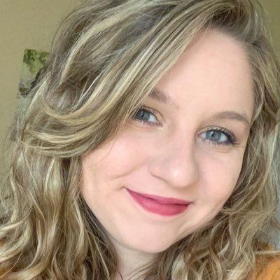 Jesus lover. Wife. Dog mom. Stressed out college student. Future BSW 💕