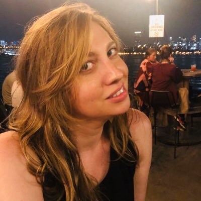 Writer, Book Lover, Design & Dessert Enthusiast. Minimalist Fritter user.