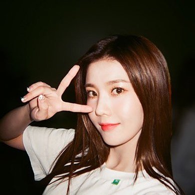 (ENG - Gen!RP) @detwelvestars' captain bunny, Kwon Eunbi. WIZ*ONE is her energy. Official account @woollim_rookie @official_izone. #권이 🐰💜