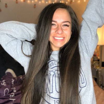 ellen_trotter's profile picture. I teach women how to lift weights so they can build their body & confidence💪🏾Personal Trainer @ Fitwerks & Online Fitness Coach. #Eatandmoveforlife