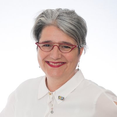 Gestionnaire des communications à @CoopCMC, j'oeuvre en communications, en promotion, en événementiel et en relations publiques.
