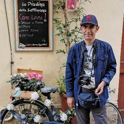 Journalist based in Italy; author of travel books on Italy, France, Spain, Turkey, Cyprus, CH, short stories, poetry, language and more...all photos mine