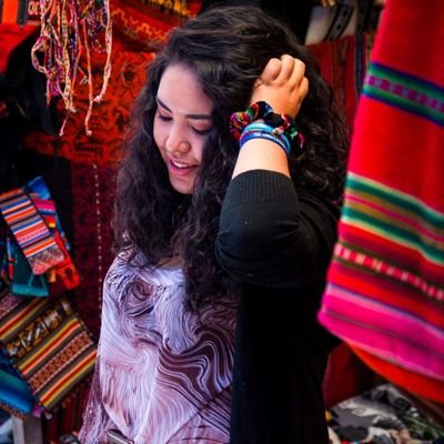 Diseñadora gráfica, Comunicadora Social y escritora en secreto.
Boliviana 🇧🇴