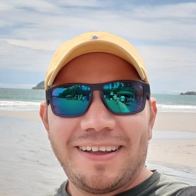 Ingeniero Civil Geotecnista. Maestría en Gestión de Desastres y Postgrado en Sismoresistencia. Amante de la cultura japonesa 🇯🇵 y del orden. Playa!! 😜