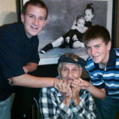 Wild Bill Guarnere Memorial: Twitter account for the Late Great Wild Bill Guarnere; tweets are from his family #wildbillguarnere