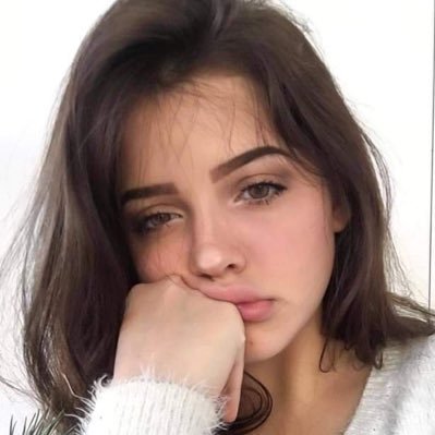 فِيني حُب تملك أليم,مستعده أحتويك بكل عُيوبك بس لاتلتفت لاحد غيري ولا تعامل أحد مثلِي🎻 تغريداتي في مفضلتي🌸