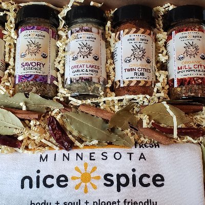 All local Minnesconsin gifts & #organic & #glutenfree spice blends. Sales supports #artists w/#disabilities. Custom gifts!