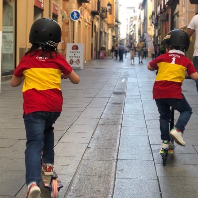 Español, marido y padre. Abogado, Economista. La vida es demasiado corta para llevar motos malas.