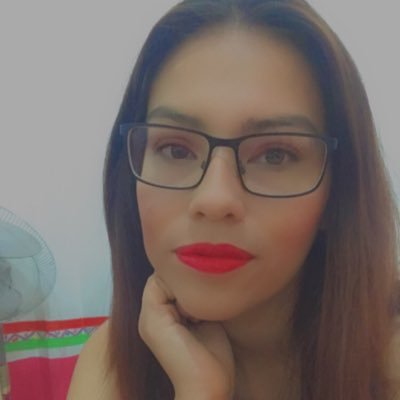 Zirandarense, mamá, estudiante de Derecho, apasionada de la Comunicación.
