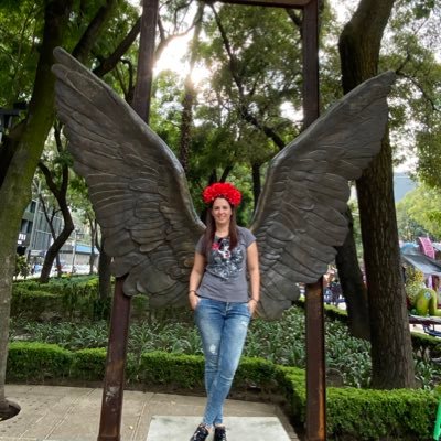 NadiaGutierrezG's profile picture. SIN DRAMAS! No hago NADA que no me haga FELIZ ✌ Hincha fiel del DIM 🔴 Abogada 🎓⚖️ Especialista en Contratación Estatal 🎓