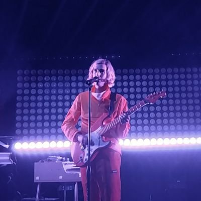 shreyas254's profile picture. keeping my head up :)