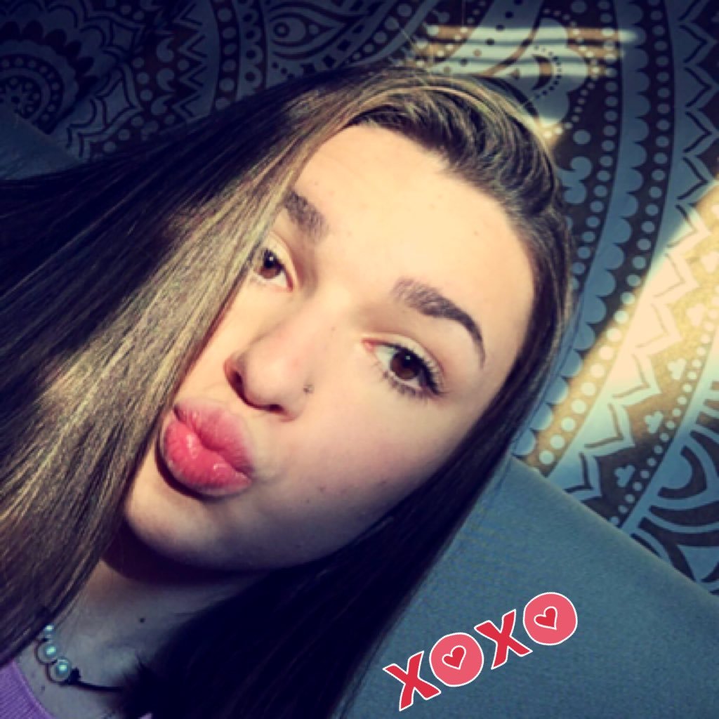 AdrianaGamber's profile picture. ig@adrianagamber ~ snap@adibug720