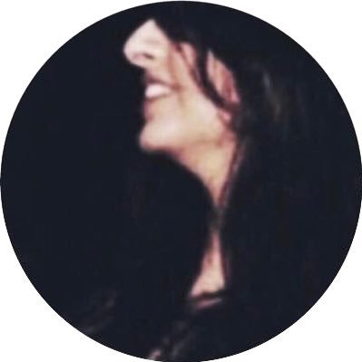 ما كل من يكتب غزل عنده حبيب شفني بدون أحباب مبدع بالاثنين💛.