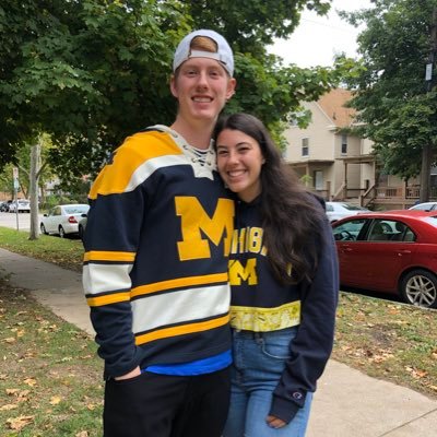 jacquelineyeahh's profile picture. Just roll with it ✌️