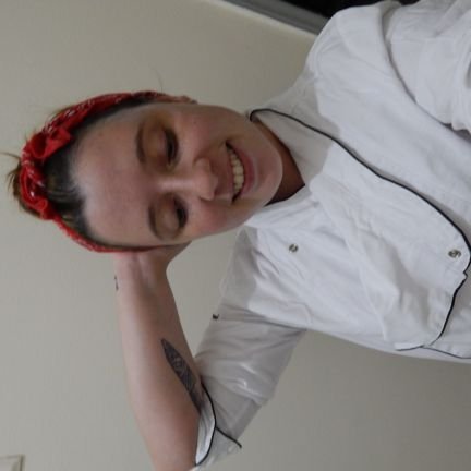 cozinheira👩🍳🔪
aquariana ♒
umbandista🕯️💃
filha de Yemanjá 🧜🌊🐚