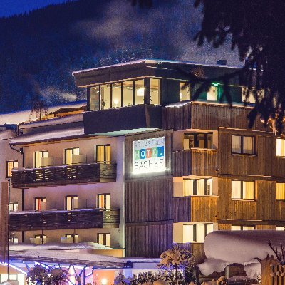 Direkt an der Talstation der Asitzbahn und dem Bike Park Leogang ist das familiäre Hotel*** Bacher Asitzstubn der ideale Ausgangspunkt für Deinen Urlaub.