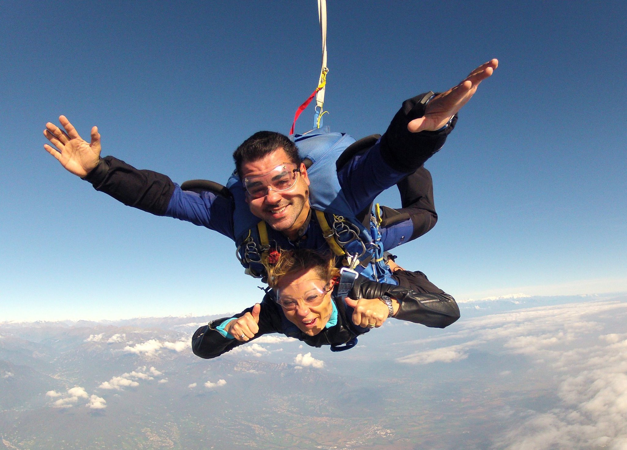 Air Play Parachutisme propose des sauts en parachute Tandem, des formations au parachutisme et des formations de moniteurs en France et dans le Var.