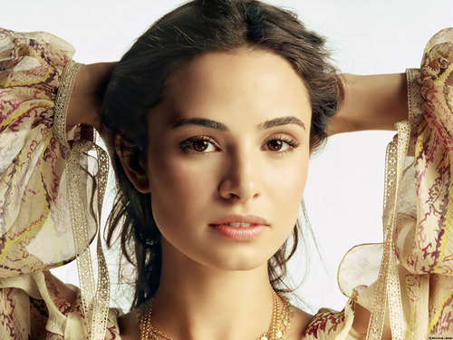 I'm the wife of Eleazar Denali and like a sister to the rest of my family Tanya, Kate and Garrett