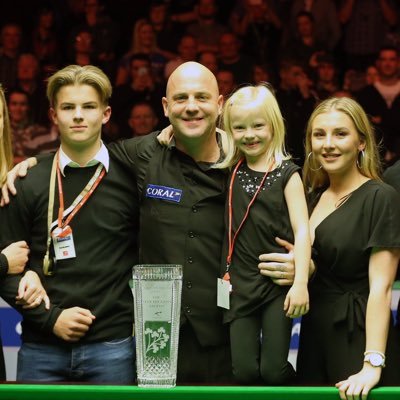 Professional Snooker Player CORAL NORTHERN IRELAND OPEN CHAMPION 2016. Sponsored by 24/7 and WK1. love my life and love my family.