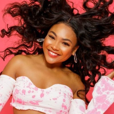🙏🏽God First. Actress | Model | Host | Owner @GlitchesGlitter 🎬 #SAG 🌍 #International👇🏽#Bookings EMAILS ONLY