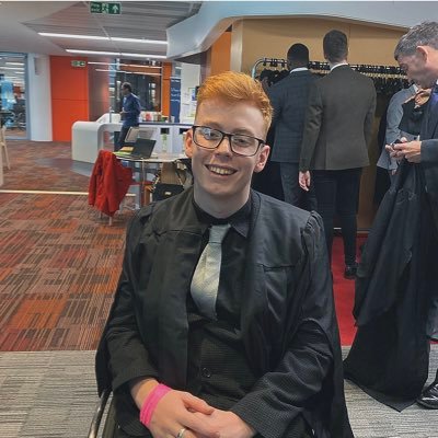Radio Producer/Journalist @BBCDerby @BBCLeicester @BBCNottingham 📻🎙Views are my own🗣 Got a story? Get in touch: charlie.burton@bbc.co.uk