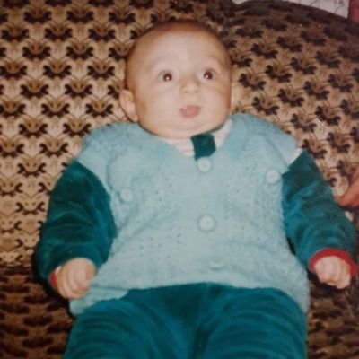 UcuncuSamet's profile picture. tabiki sorun sende değil, sorun tamamen onda.