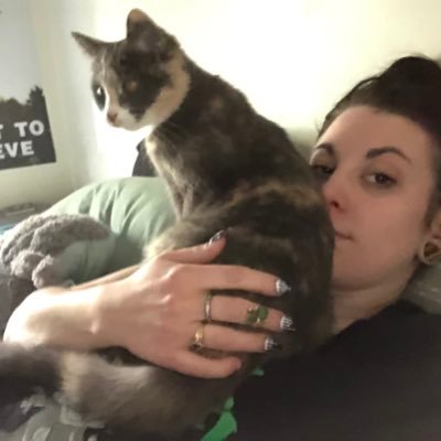 Sarah / My tweets are trash and life has no meaning.