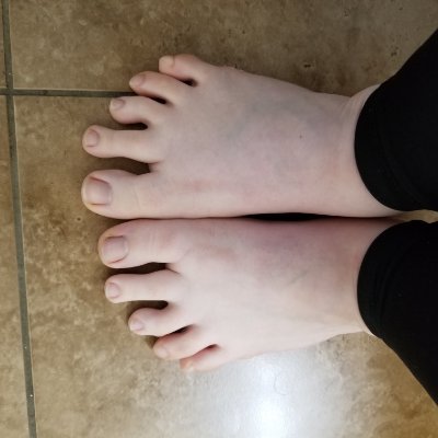 A 24 year old girl selling feet pics. Willing to take certain request.