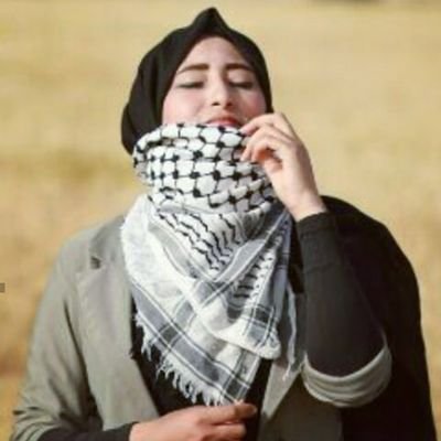 إعلآميــةة 📸 🎙️
خريجة بكالوريوس كلية الاعلام والاتصال تركيز إذاعة وتلفزيون وكلية الدبلوم المتوسط تكنولوجيا وسائط متعددة ☺