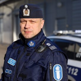 Ylikomisario, valvonta- ja hälytystoimintasektori @poliisi_kaakko, #poliisi Voit tarkistaa tilini aitouden https://t.co/jStXcQ1EyH