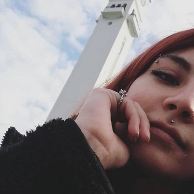 Intento de streamer, Científica a medias, Mamá de 3 mascotas que a todos tienen chatos 😸😸🐶
🌷Conce,25🌈