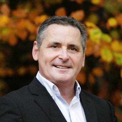 For more than a decade Steve has entertained and educated audiences in over 40 countries across 5 continents.
Sales - Leadership - CX - Entrereneurship