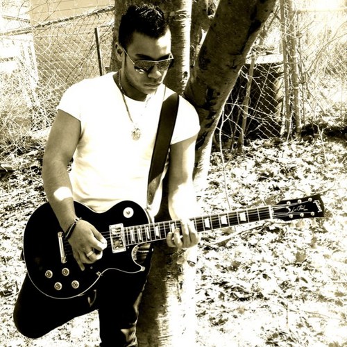 Singer/songwriter/engineer. Born in Brasil but raised for the World! if you dont kmow me, Get to know me. Cheers