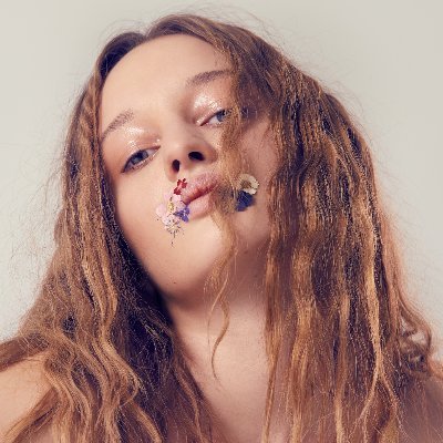 Beauty Photographer & Director Based in London.