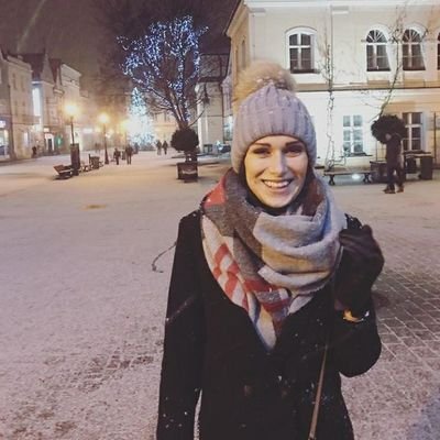 je suis une femme timide calme ouverte d'esprit
