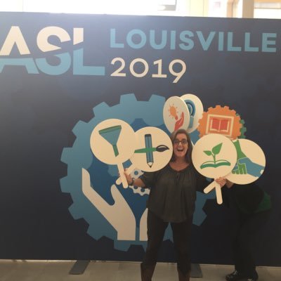 Wife of a firefighter, mom of 2! A teacher librarian who wants to learn more. (Old Hundred ES) AASL Induction Committee, Flip SVA, NatGeo Educator