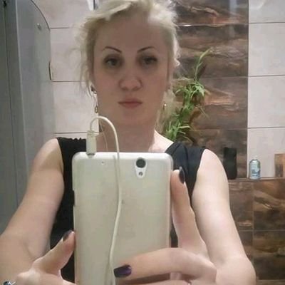 suis une femme très sympa 🤟 et aussi un peu jalouse