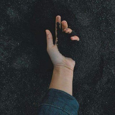 easm_a's profile picture. أحببتك 
حُب الاستغناء عن الجميع❤