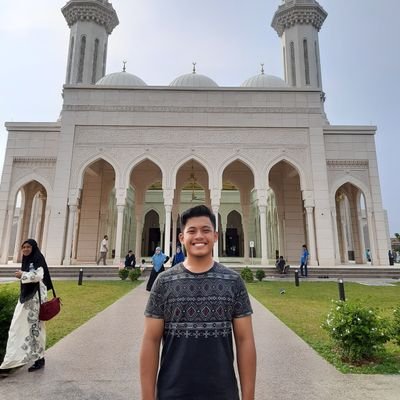 Nabilfazli's profile picture. 20. 
Y.O.L.O