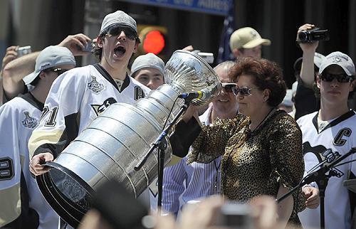 My name Evgeni. I play Penguins hockey. This my diary. I'm score goal. Russian sensation. I like borscht. 

(Not the real Geno, just an account to honor him!)