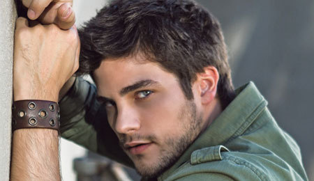 JasonBrantlyITS's profile picture. Senior, Linebaker. Pitcher. Yes, I am a jock. I'm laid back and funny. @OnlyHisNess is the only girl for me, I'm just trying to get her to realize that *smirks*