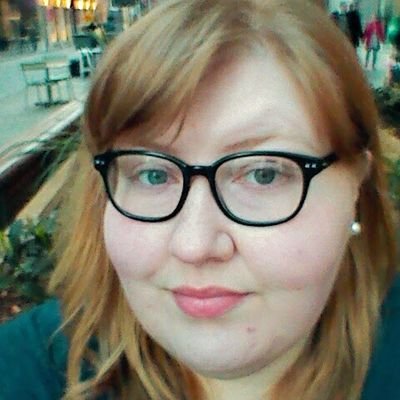 Charity comms bod working for @CitizensAdvice. Big fan of dogs, SFF and horror books, red lipstick and boba tea. she/her.