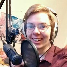 Twiittailen CS:GO liittyvää ja seuraan sen ympärillä tapahtuvia some juttuja. Ehkä muitakin pelejä.