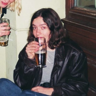 drawingpigeons's profile picture. animator! art person! nervous wreck!