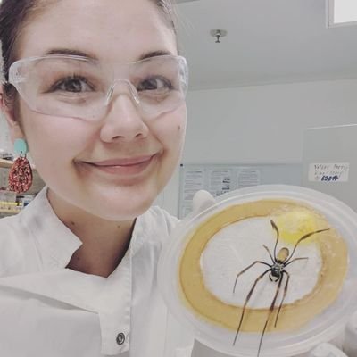 Former arachnophobe now spider advocate. Postdoc @UCSF studying molecular mechanisms of toxin resistance 🐸. PhD in 🕷️ venoms @IMBatUQ #scicomm #womeninSTEM