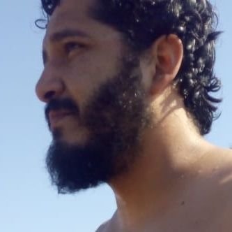 DiegoRedT23's profile picture. Family comes first!!! #apruebo