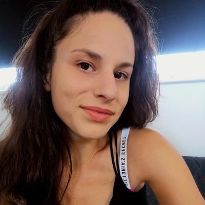 Croatian girl, psychology student and a full time insomniaK.
Came to London for a cheap rent and fresh air 😌 🙃
Covek je jedina greška prirode.
Gilbert
