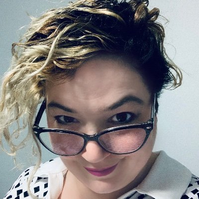 Kinky creative soul who loves reading and writing while dealing with ADHD and being an Alzheimer's Daughter to a Mother I love more than the universe !