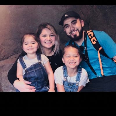 usua1990s's profile picture. 